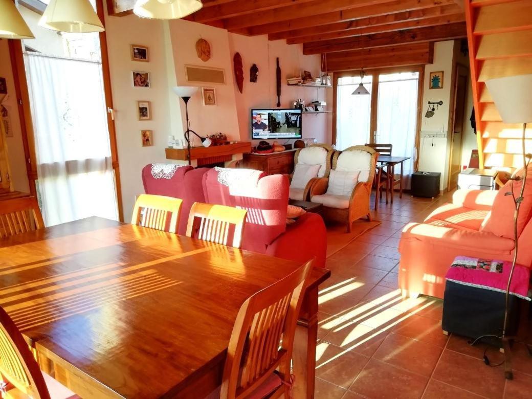 Casa Adosada Para Familias En Santa Leocadia Sainte-Leocadie Ngoại thất bức ảnh